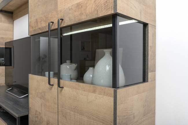 Комод с витриной с двумя дверками и подсветкой и комод с ящиками Трувор цвет дуб гранж песочный/интра