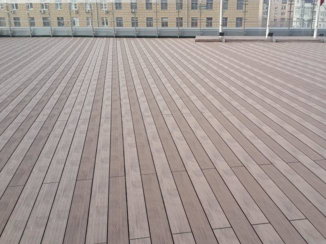 Террасная доска WOOZEN DN25 от LG HAUSYS, цена за пог. метр