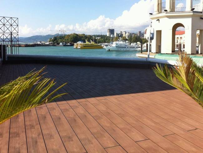 Террасная доска WOOZEN DN25 от LG HAUSYS, цена за пог. метр